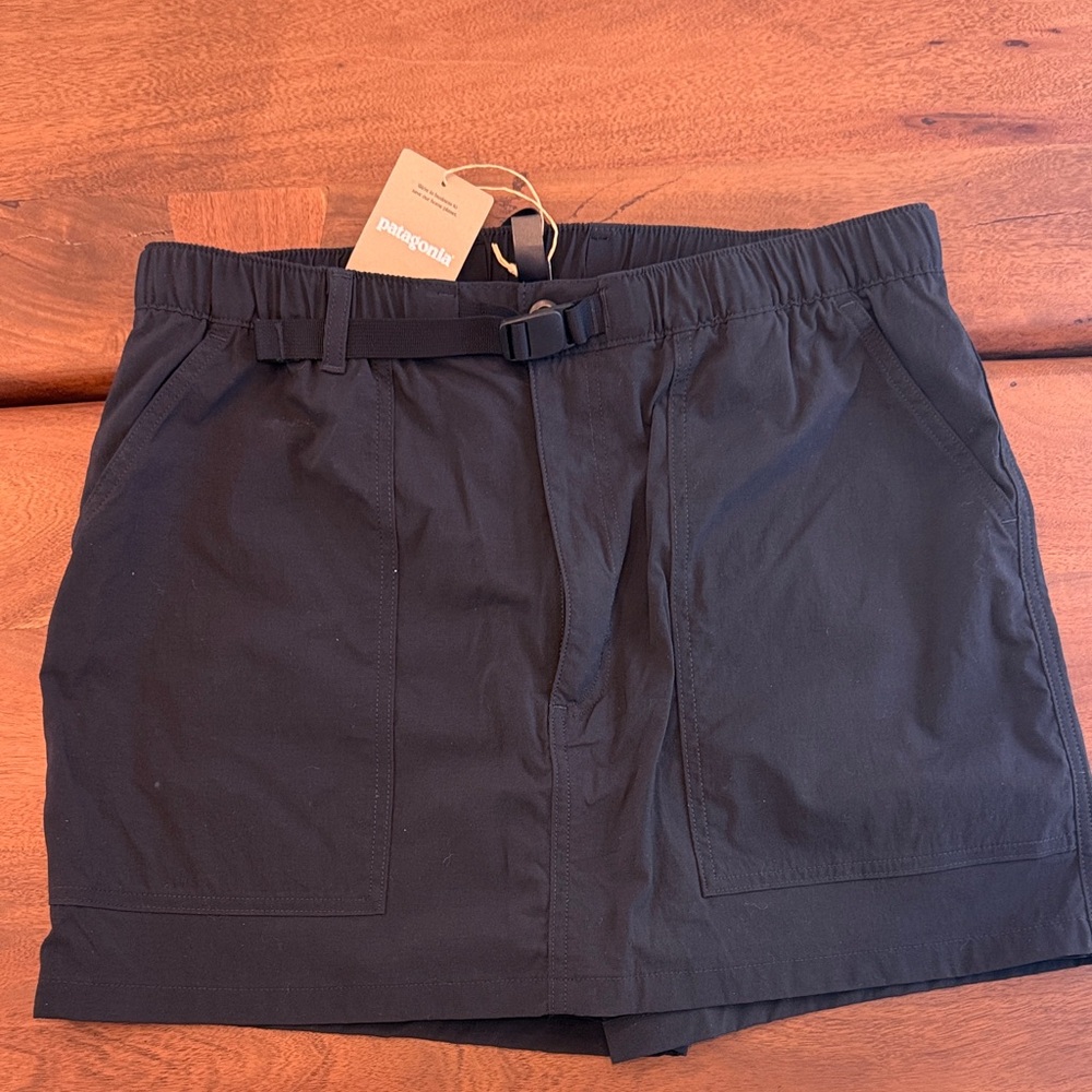 NWT Patagonia women’s outdoor everyday skort